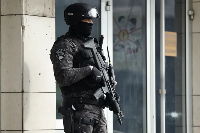 policija