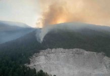 Požar u Prozoru i dalje aktivan, helikopter gasi vatru