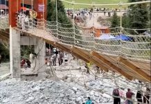 TRAGEDIJA U KINI: Pukla sajla na visećem mostu, pet osoba poginulo