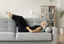 Podizanje nogu prije spavanja – trik za bolju cirkulaciju i brži oporavak