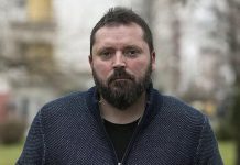 Bursać: Režim u RS-u prešao u fazu fizičkih napada na neistomišljenike