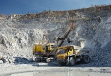 Tragedija u Bihaću: U kamenolomu nakon prevrtanja radne mašine poginuo muškarac