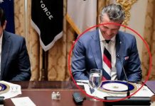 Ministar odbrane SAD na sastanak sa Zelenskom došao u kravati boja Rusije