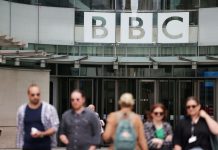 Kriza u BBC-u: Direktor Tim Davie i glavna urednica Deborah Turness podnijeli ostavke