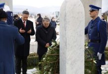Komšić i Bećirović položili cvijeće na Kovačima: BiH je neuništiva, generacije će je čuvati