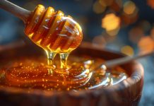 Ovo su 4 jednostavna testa koja otkrivaju da li je med pravi ili lažan. Treći je najpouzdaniji