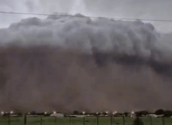 zastrasujuci-oblak-nadvio-se-nad-predgradjem-buenos-airesa-meteorolozi-izdali-ozbiljno-upozorenje-fsagasdag_69199d4b03779