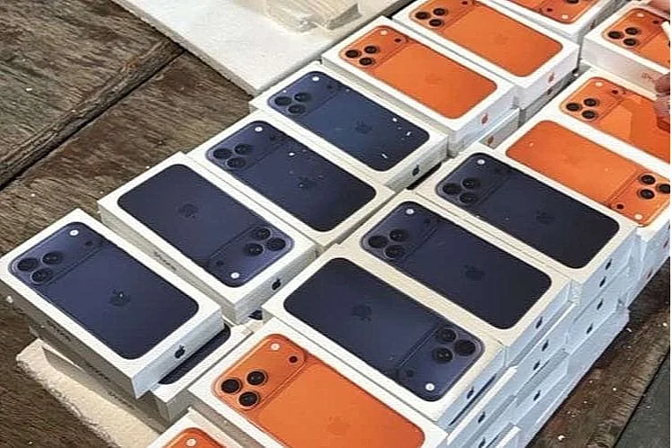 Velika akcija u Crnoj Gori: Na aerodromu u Podgorici zaplijenili mobitele u vrijednosti od 2,6 miliona eura