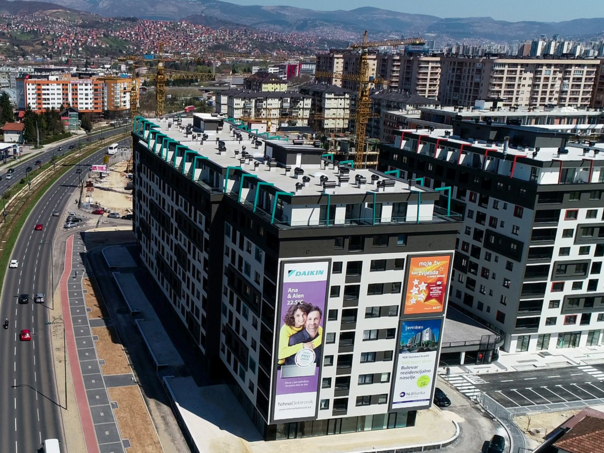 eksplozija-u-naselju-bulevar-na-stupu-policija-na-terenu-snimka-zaslona-2025-12-11-085728_693a7c00dbf8a