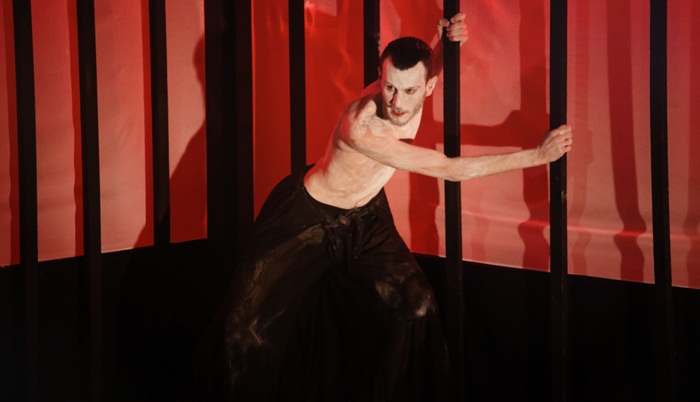 Izložba fotografija ‘MESS through the lens’ Nikole Blagojevića u Zvon