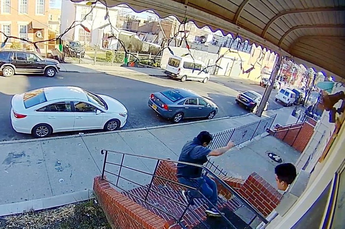 UZNEMIRUJUĆI VIDEO: New York ne pamti ovakav zločin! Jezive scene nasred ulice!