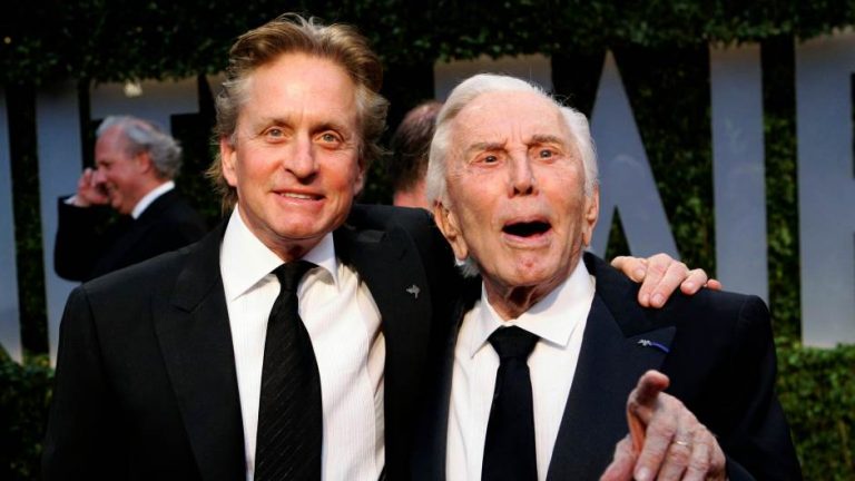 Kirk Douglas većinu nasljedstva donirao u humanitarne svrhe