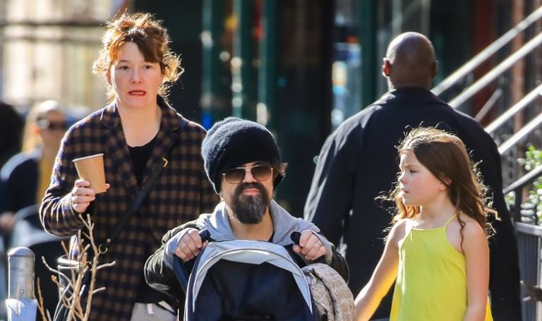 Jedna od rijetkih porodičnih fotografija zvijezde ‘Igre prijestola’ U braku sa suprugom je već 15 godina, a javnost ne zna ni imena njihove djece