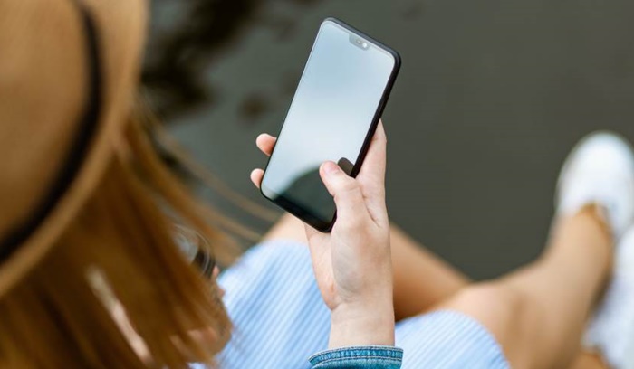 Koronavirus može preživjeti na površini mobitela i bankovnih kartica 28 dana