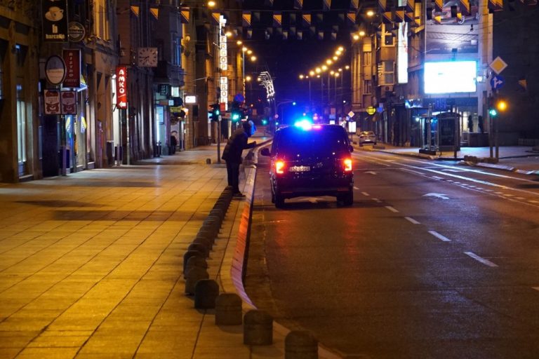 U FBiH se uvodi policijski sat, zabrana kretanja od 23:00 do 5 sati ujutru