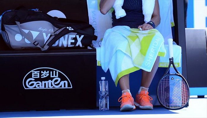 Mjere zbog korona virusa: Sakupljači loptica teniserima neće dodavati peškire