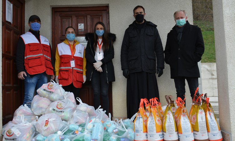‘Merhamet’ podijelio pakete socijalno ugroženim porodicama pravoslavne vjere