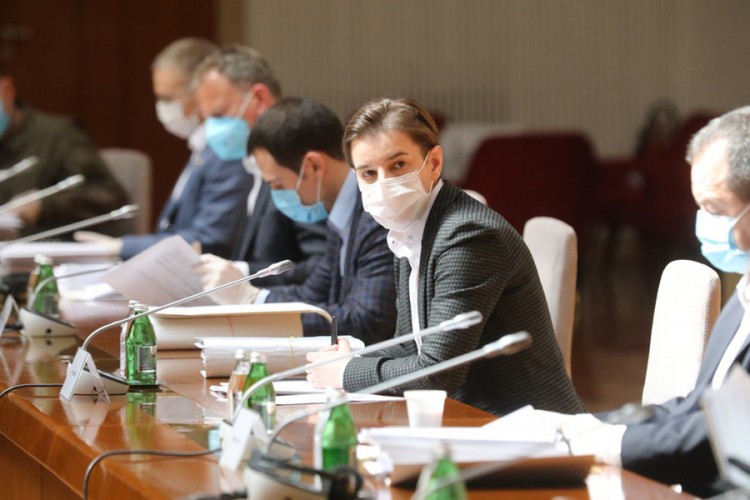 Vlada Srbije odlučila: Ublažene mjere za penzionere, otvaraju se pijace i radnje