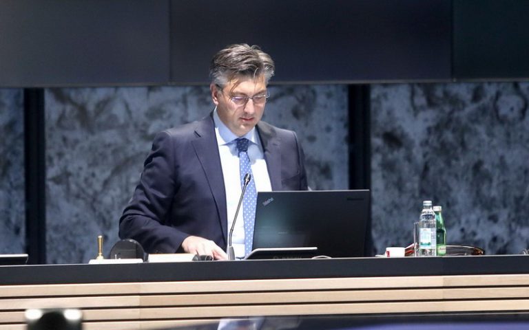 Hrvatska: Od 27. aprila javni prijevoz, frizeri od 4. a škole od 11. maja