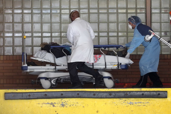 SAD: Broj umrlih od korona virusa premašio 35.000, zaraženih 700.000