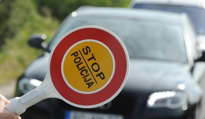 Stariji muškarac poginuo u sudaru električnog tricikla i automobila u Hrvatskoj