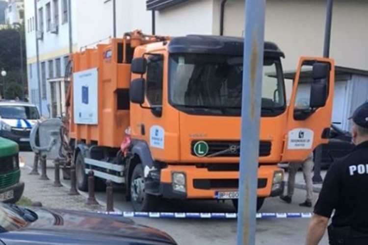 Radnici čistoće pronašli mrtvu bebu u kontejneru