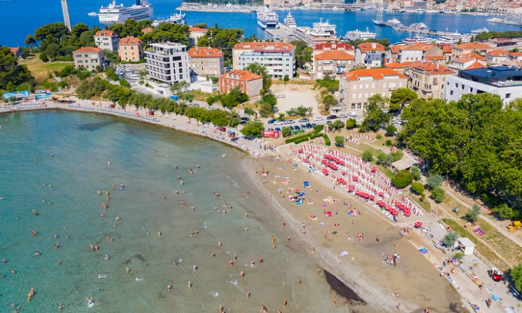 Dječak skočio na glavu u plićak i slomio kičmu