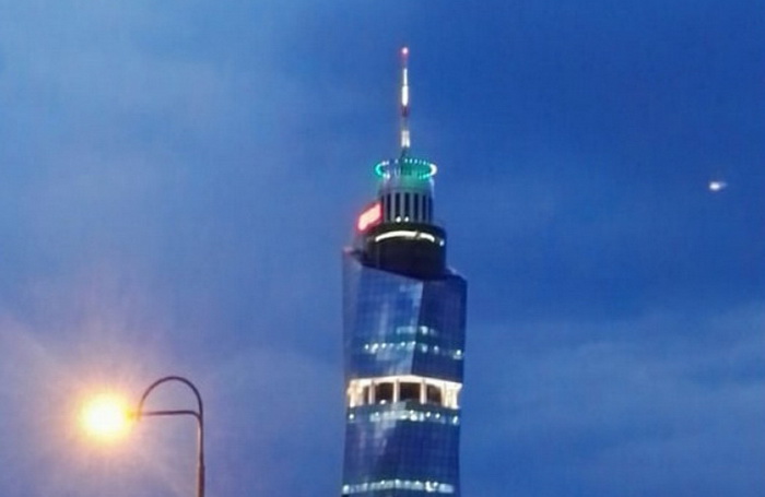 “Avazov toranj” u bojama Cvijeta Srebrenice