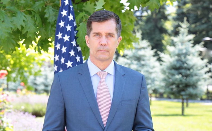 Ambasada SAD: Odaberimo pravdu za žrtve, ljubav, a ne mržnju