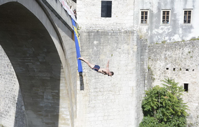 Spektakl u Mostaru: 454. skokovi sa Starog mosta