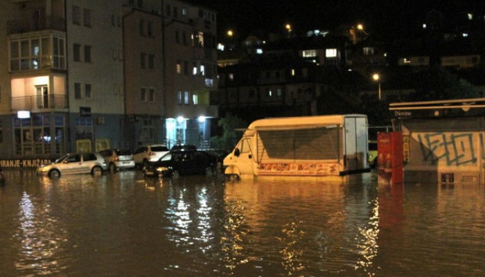 U Tuzli proglašeno stanje prirodne nesreće: Vodena bujica prouzrokovala veliku štetu