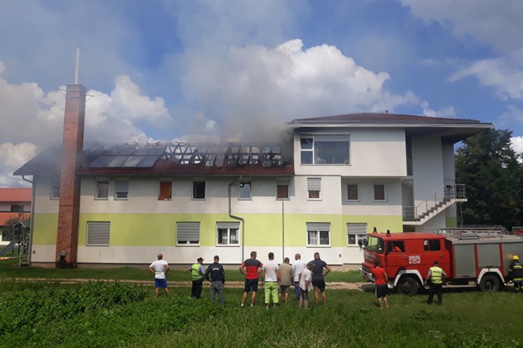 Veliki požar u Sanskom Mostu: Gori starački dom