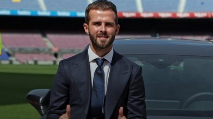 Pogledajte kakav je automobil dobio Pjanić od Barcelone