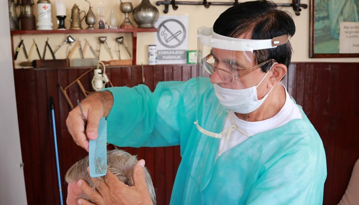 Salih Mešković, brico sa 60 godina staža: Iste su pare od bogataša i bijednika