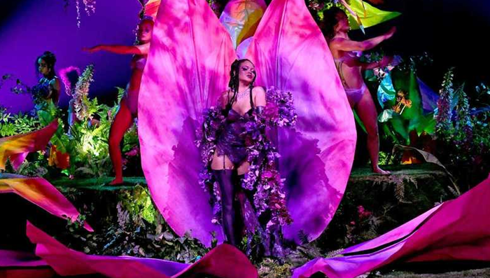 Rihanna na udaru kritika zbog korištenja hadisa na svojoj reviji “Savage x Fenty”