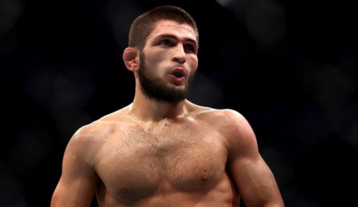 Khabib polugom uspavao Gaetheja za slavlje u borbi godine