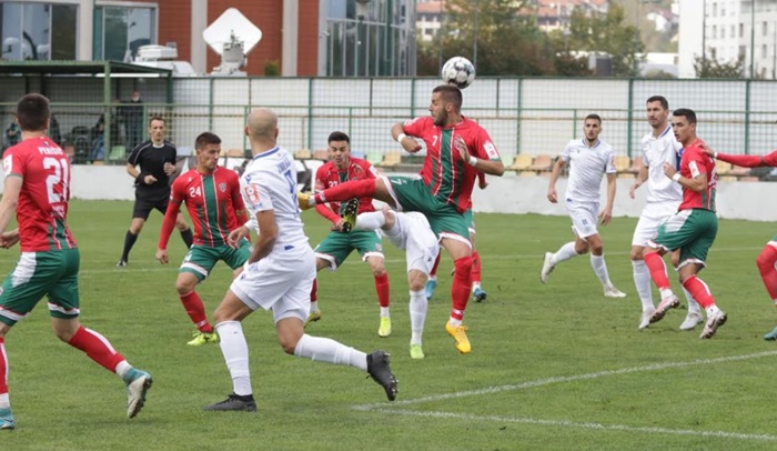 Olimpik deklasirao Zrinjski na Otoci, Plemići s igračem manje završili utakmicu