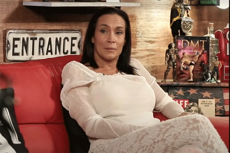 Ivana Banfić: U kombiju sam sa mužem i djetetom, strah me ući u kuću