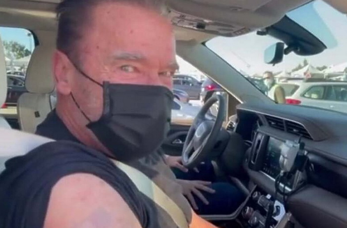 Schwarzenegger primio vakcinu protiv korone: Pođite sa mnom ako želite živjeti
