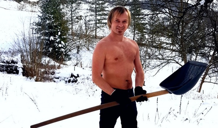 Ugledao se na Jelenu Karleušu, Sandru Afriku: Pjevač Bubi go na snijegu