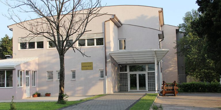 Upućena inicijativa da najbolji učenici i studenti ne plaćaju školarinu