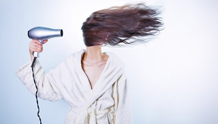 Želite dugu kosu? Evo kako da podstaknete njen rast