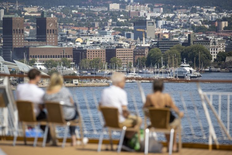 Norveška ukida sva ograničenja, građani se vraćaju normalnom životu