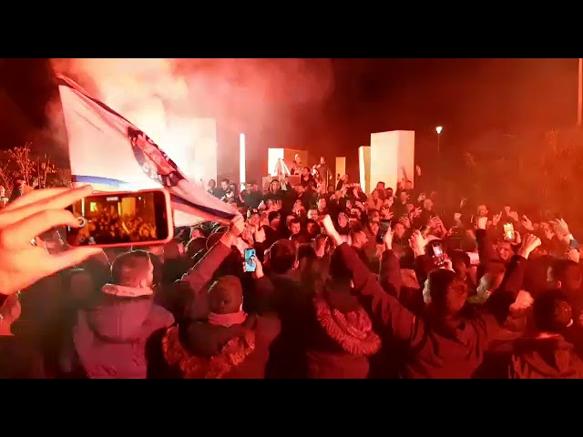 Livaja s navijačima pjevao: Mrzim Dinamo, srpsko ime to