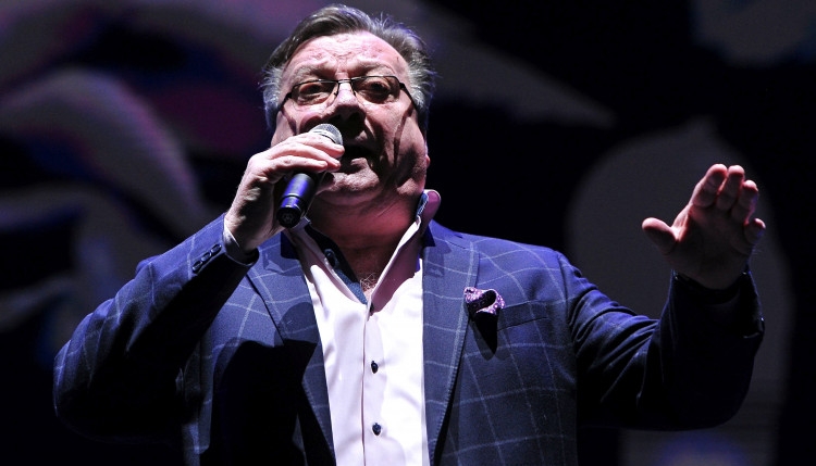 Halid Bešlić nastavlja liječenje: Prebačen je na onkologiju, dobro se osjeća