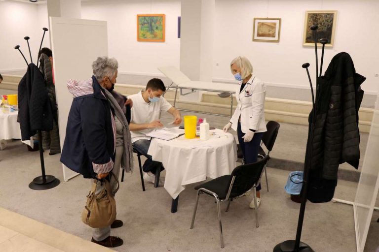 U HNK-u 18 novozaraženih, jedna osoba preminula