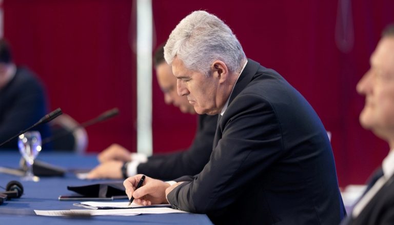 Moguće sankcije za Čovića, Zagreb uz HDZ BiH