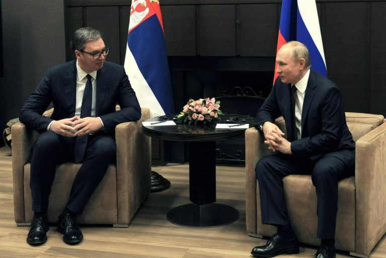 Vučić najavio razgovor s Putinom, Kremlj demantovao