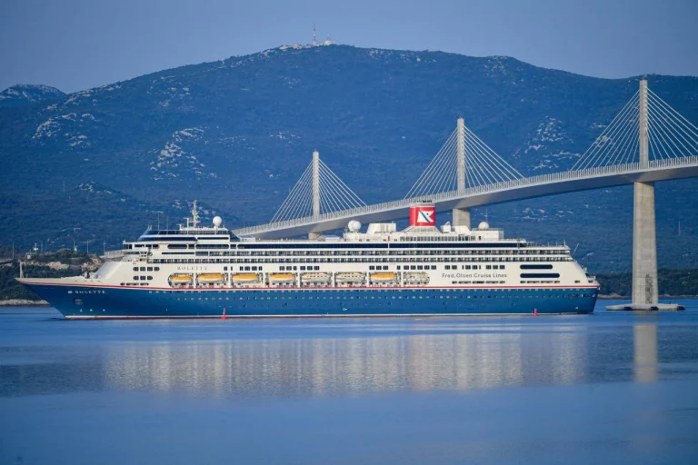 Veliki kruzer s hiljadu putnika uplovio u Neum: Dug je čak 237 metara