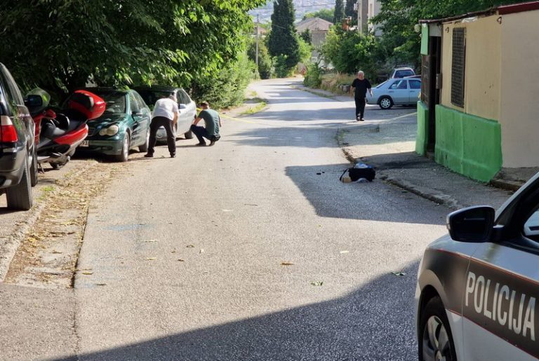 U eksploziji u Mostaru oštećena tri vozila i motocikl